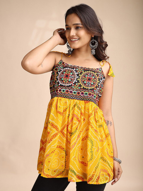 Youthnic Women Bandhani Embroidered Shoulder Straps Patchwork Kurti