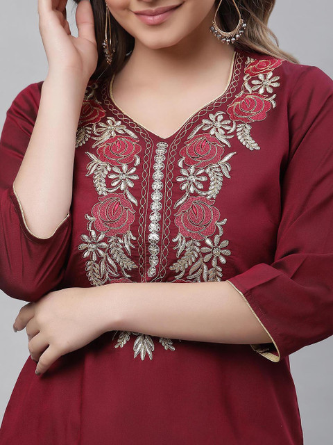 AURELIA Women Embroidered Thread Work Kurta - Image 2