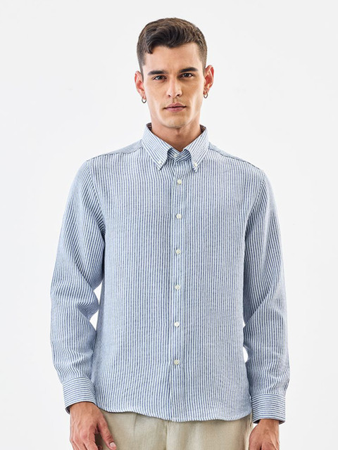 Snitch Men Vertical Striped Button-Down Collar Casual Shirt