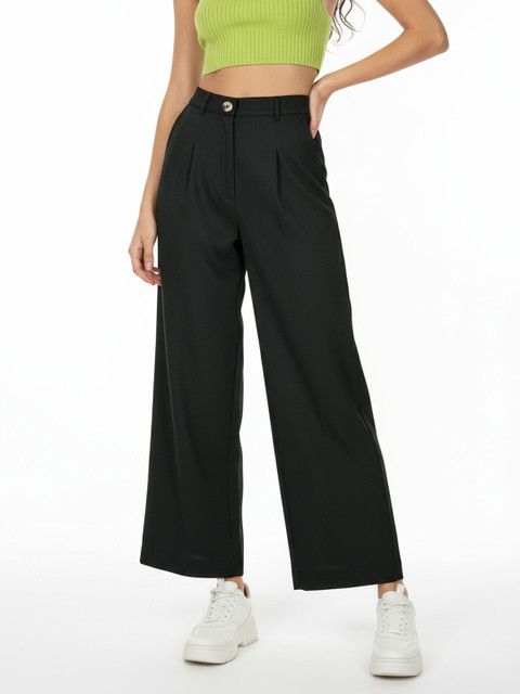 glitchez Women Mid-Rise Pleated Cropped Straight Fit Trousers