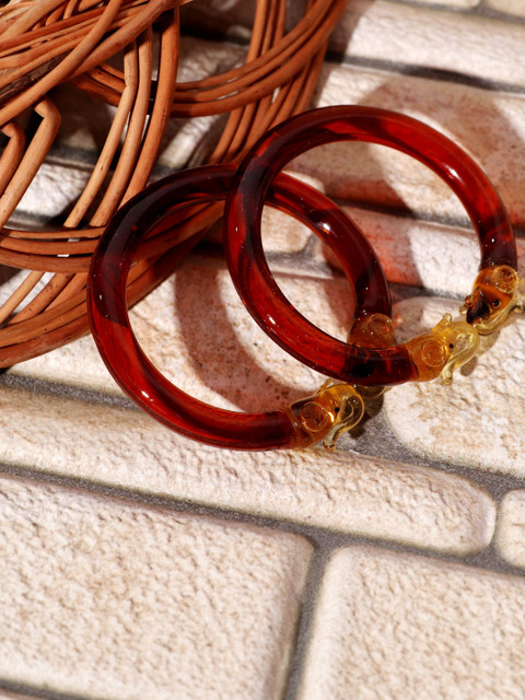 THE GOLDEN CASCADE Set Of 2 Glass Elephant Design Kada Bangles
