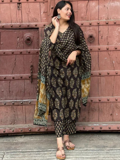 KALINI Floral Printed Sweetheart Neck Straight Kurta With Trouser & Dupatta