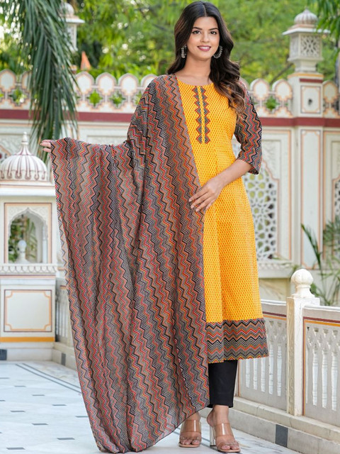 Women Printed Pure Cotton Kurta With Dupatta