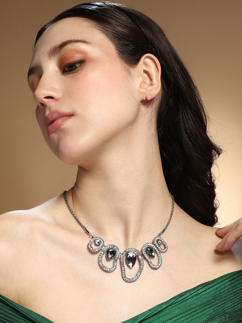 SOHI Silver-Plated The Teardrop-Halo Collar Necklace