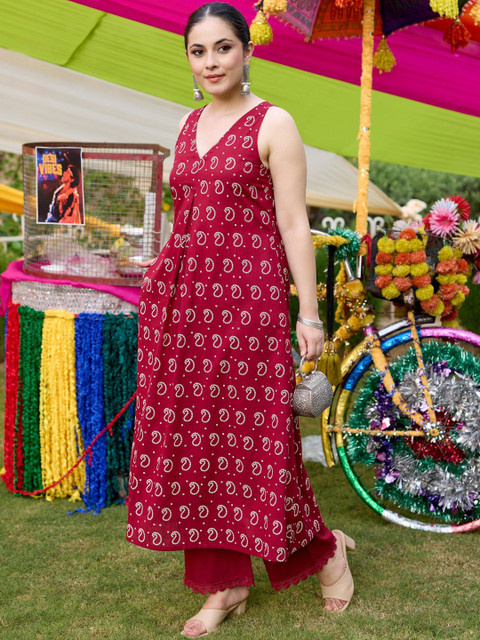 GORGONE Women Paisley Printed Calf Length Regular A-Line Kurta with Palazzos - Image 2