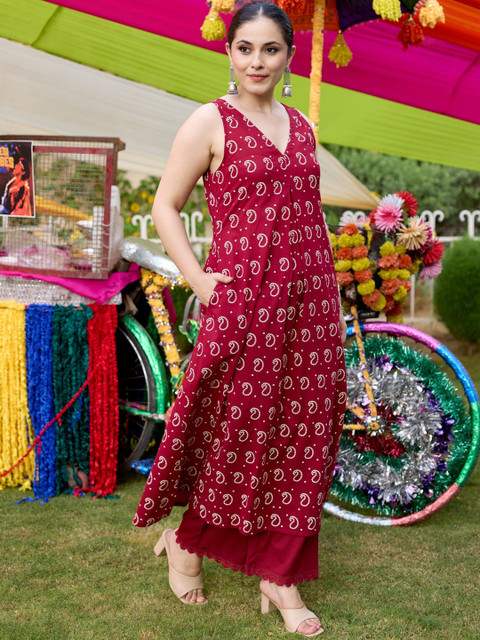 GORGONE Women Paisley Printed Calf Length Regular A-Line Kurta with Palazzos - Image 3