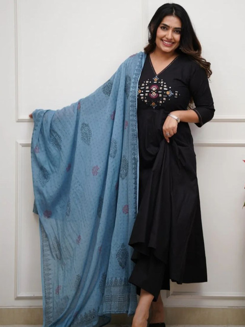 HARIYALI Women Ethnic Motifs Embroidered Panelled Thread Work Pure Cotton Kurta with Trousers & With Dupatta