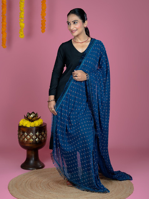 HELLA FASHIONS Geometric Printed Chiffon Dupatta