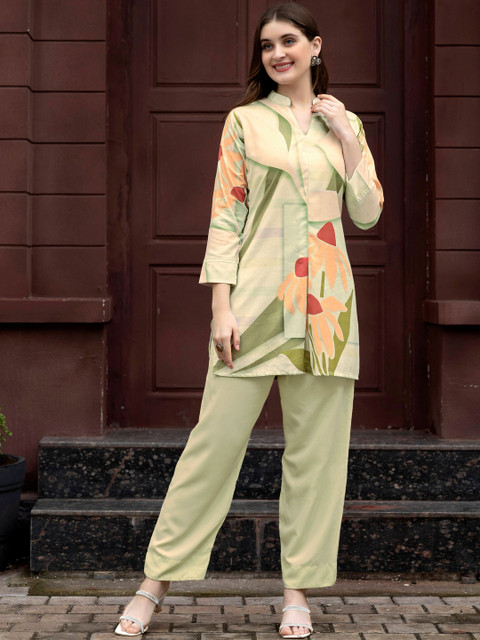 CORSICA Women Floral Printed Rayon Blend Co-Ords Set