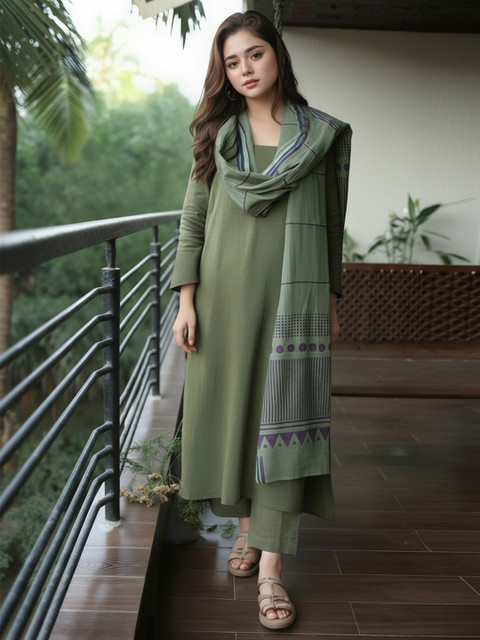 GoSriKi Women Printed Regular Kurta Set With Dupatta