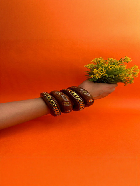 TAG 7 Set of 4 Textured Ethnic Bangles