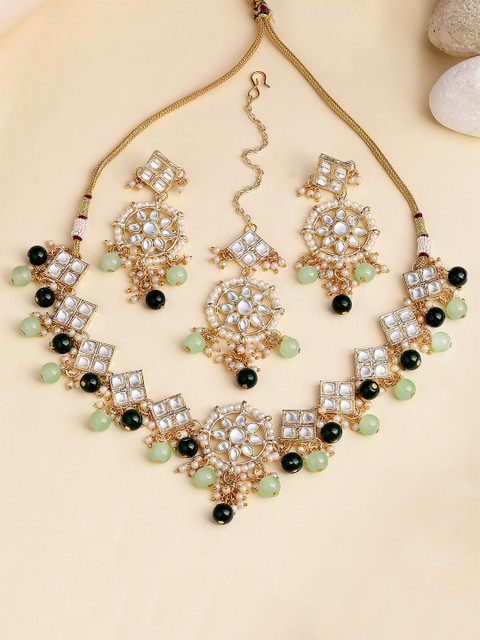 KARATCART Gold-Plated Green Kundan Studded & Beaded Jewellery Set