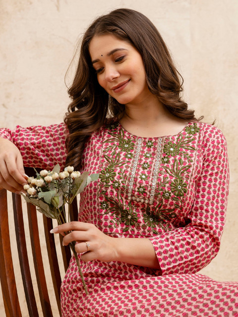 SURHI Floral Printed Thread Work Round Neck Straight Pure Cotton Kurta