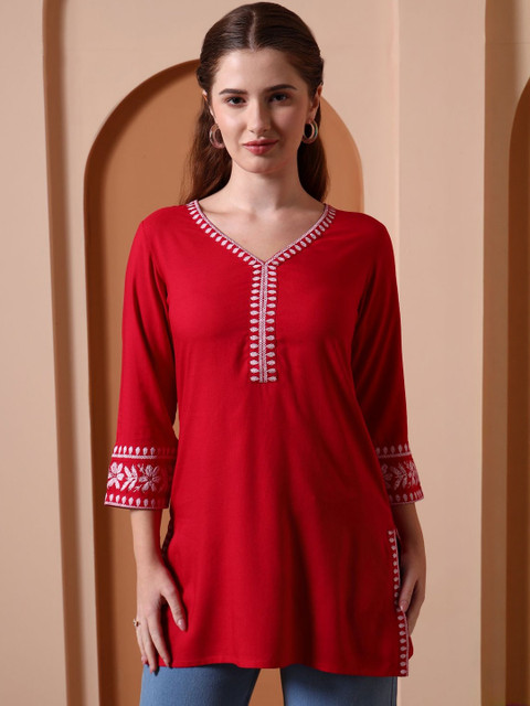 YASH GALLERY Floral Embroidered V-Neck Kurti