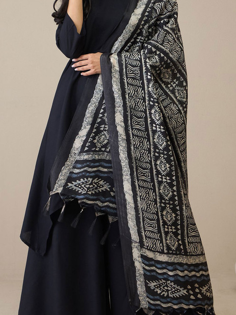 InWeave Ethnic Motifs Printed Tasselled Dupatta - Image 2