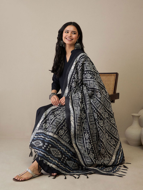 InWeave Ethnic Motifs Printed Tasselled Dupatta - Image 6