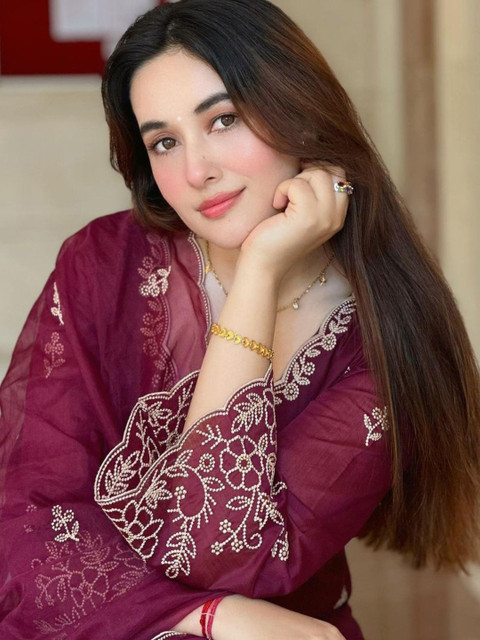 Royal Export Women Ethnic Motifs Embroidered Thread Work Kurta with Trousers & Dupatta