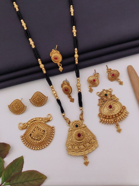 Bhanu diam Gold-Plated Artificial Stones Studded & Beaded Mangalsutra