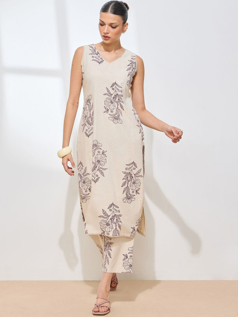 Fourleaf Floral Printed V-Neck Kurta With Trouser