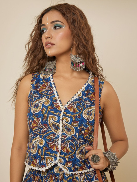 WineRed Paisley Printed Detailing Waistcoat Top