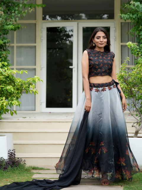 LIPS CROWN Printed Semi-Stitched Lehenga With Choli & Dupatta