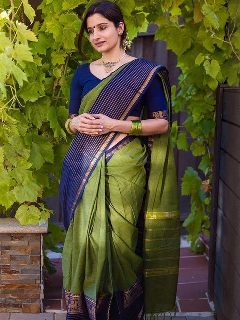 AVANTIKA FASHION Striped Border Zari Kanjeevaram Saree With Blouse Piece - Image 7