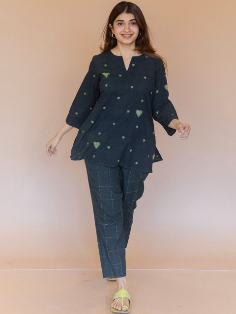 THE INDIAN ETHNIC CO Women Green Straight Printed Cotton Short Top