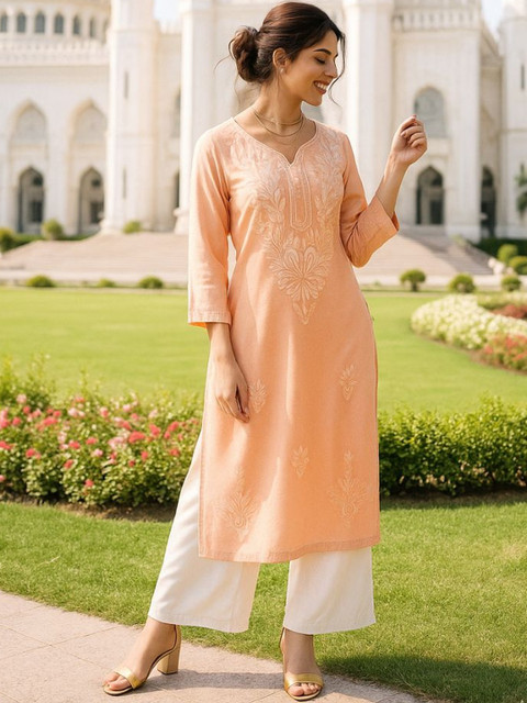 HERE&NOW Floral Embroidered Sweetheart Neck Chikankari Kurta