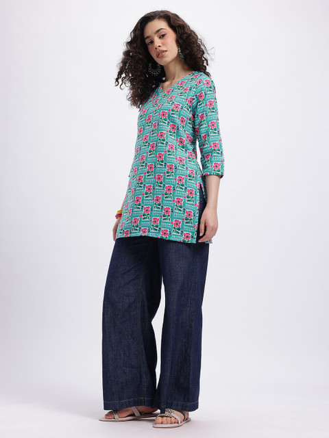 Anouk Rustic Floral Printed V-Neck Straight Kurti