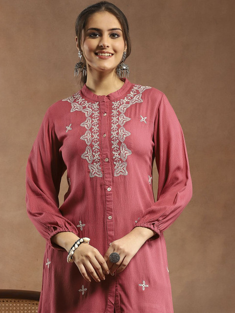 Nayam By Lakshita Floral Embroidered Straight Kurta with Trousers - Image 2
