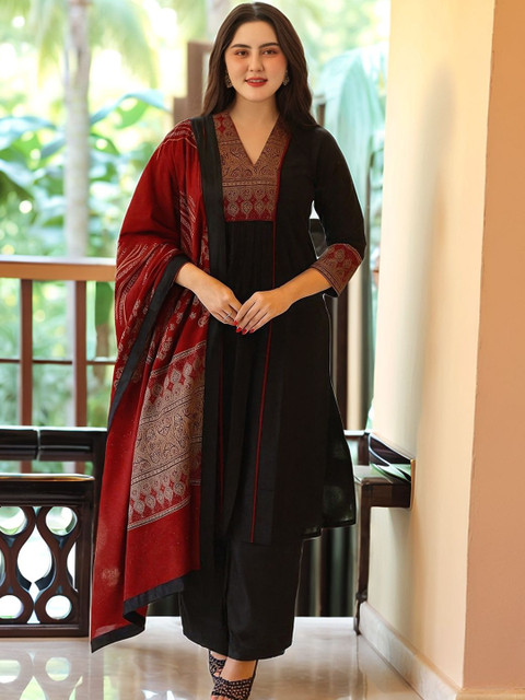 Aaghnya Women Ethnic Motifs Yoke Design Empire Thread Work Kurta with Palazzos & With Dupatta