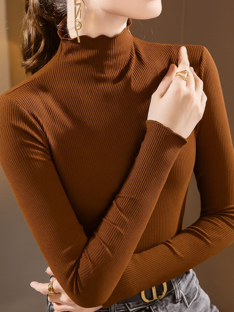 TRAQUILA Ribbed High Neck Fitted Top