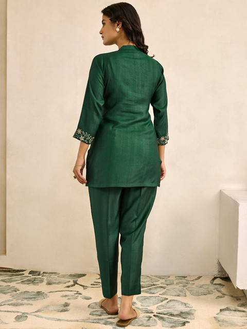 WOMEN PLUS Floral Embroidered Mandarin Collar Neck Tunic With Trousers Co-Ords Set - Image 5