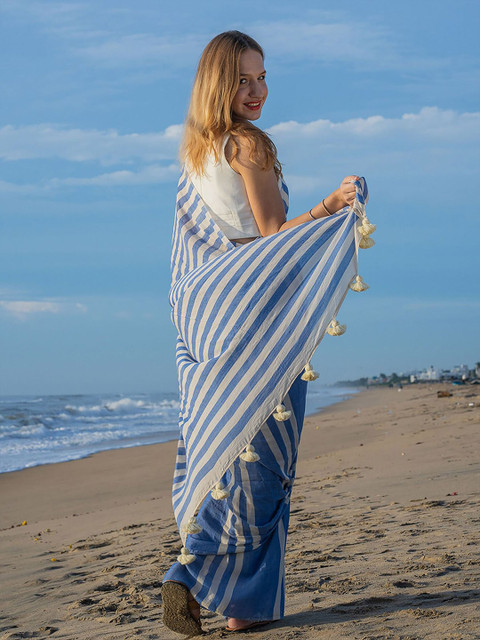 Mitera Women Striped Block Print Saree - Image 2