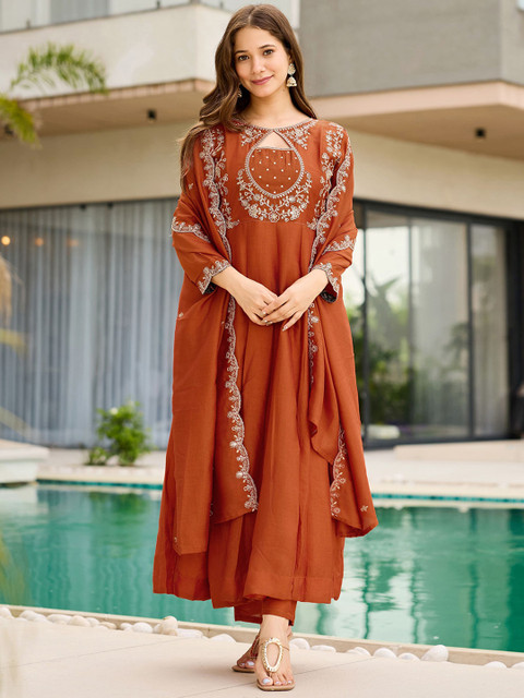 Brand Hill Embroidered Round Neck Thread Work Kurta With Trousers & Dupatta