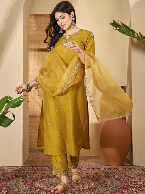 Sangria Ethnic Motifs Embroidered Thread Work Chinon Kurta With Trousers & Dupatta - Image 5