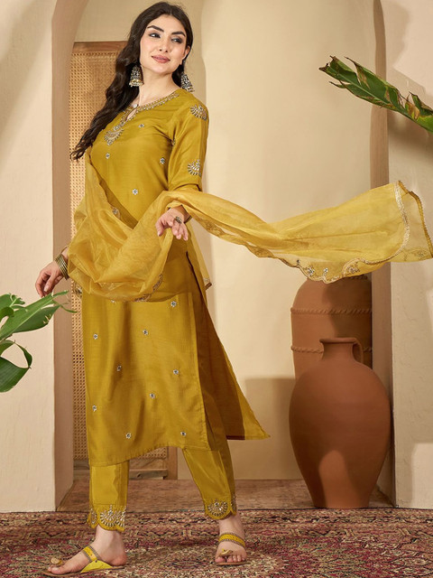 Sangria Ethnic Motifs Embroidered Thread Work Chinon Kurta With Trousers & Dupatta - Image 6