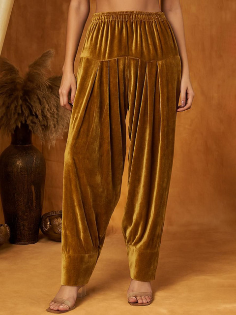 SHADES OF FAASHION Women Loose Fit Velvet Salwar