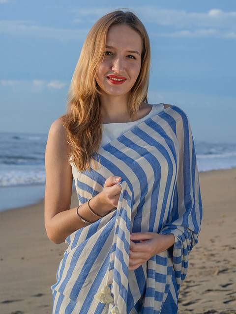 Mitera Women Striped Block Print Saree - Image 4