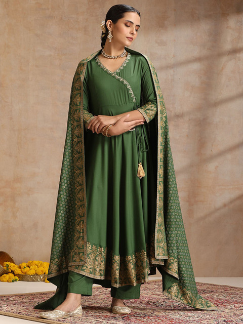 Khushal K Women Solid Anarkali Kurta with Trousers & Dupatta