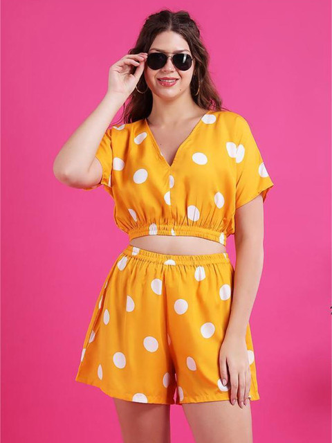 Qurvii Printed V Neck Top With Shorts Co-Ords Set