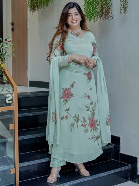 J.KANJI Women Floral Printed Regular Kurta with Trousers & Dupatta