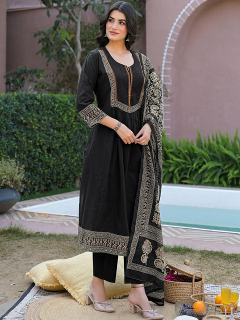 SKYLEE Women Regular Pure Cotton Kurta with Pyjamas & With Dupatta - Image 3