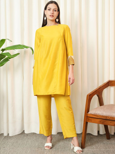 Anouk Solid Top with Trousers