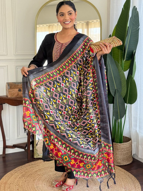 Indo Era Women Ethnic Motifs Embroidered Regular Sequinned Kurta with Trousers & With Dupatta - Image 2