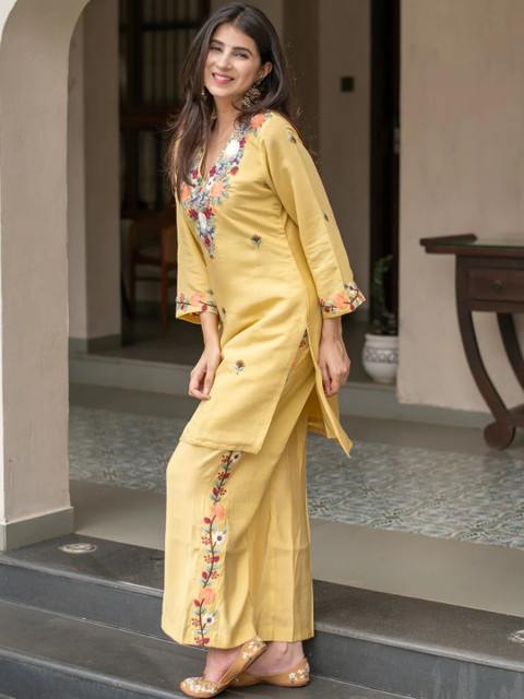 HERE&NOW Women Embroidered Regular Thread Work Silk Crepe Kurta with Trousers - Image 3