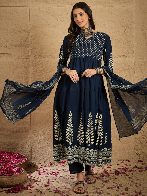 Sangria Floral Printed V-Neck Kurta & Trousers With Dupatta - Image 3