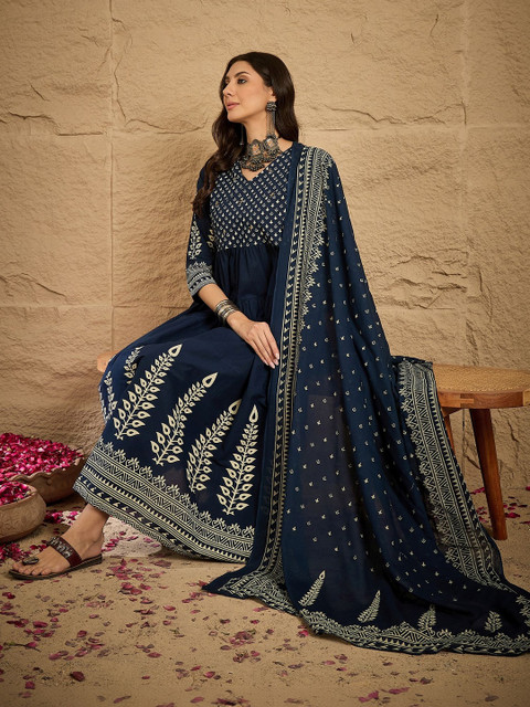 Sangria Floral Printed V-Neck Kurta & Trousers With Dupatta - Image 7