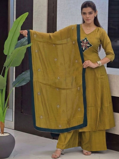 GoSriKi Women Ethnic Motifs Embroidered Regular Thread Work Kurta with Palazzos & With Dupatta - Image 5