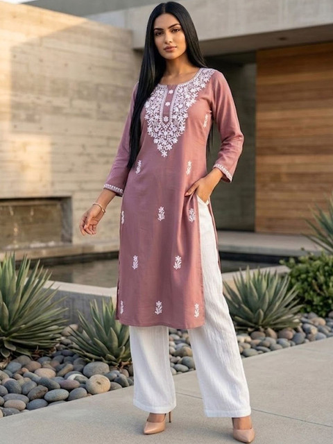 Varanga Women Embroidered Chikankari Kurta